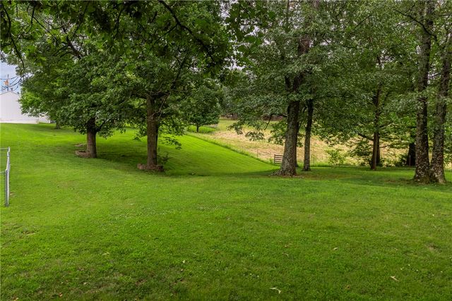 7665 W Wedington Drive, Fayetteville, AR 72704