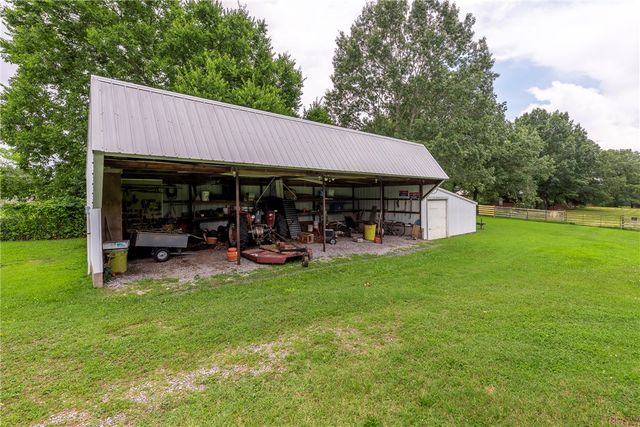 7665 W Wedington Drive, Fayetteville, AR 72704