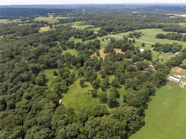 7665 W Wedington Drive, Fayetteville, AR 72704