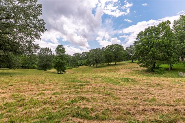 7665 W Wedington Drive, Fayetteville, AR 72704