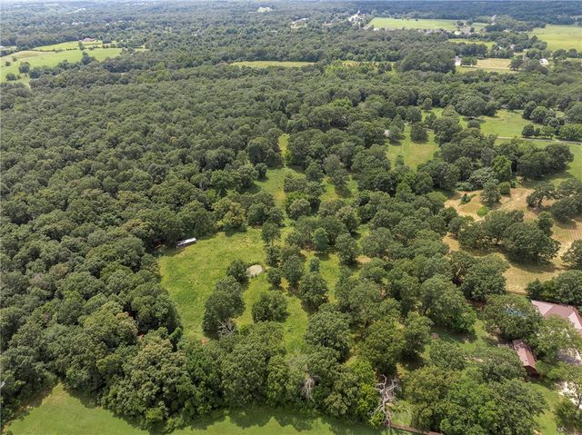 7665 W Wedington Drive, Fayetteville, AR 72704