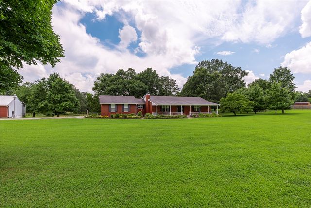 7665 W Wedington Drive, Fayetteville, AR 72704