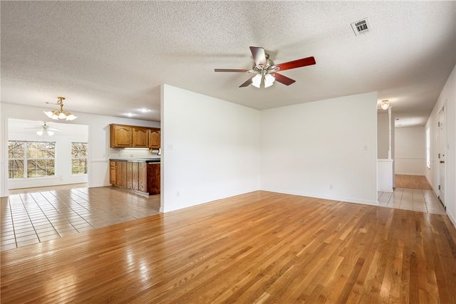 7665 W Wedington Drive, Fayetteville, AR 72704