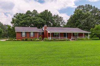 7665 W Wedington Drive, Fayetteville, AR 72704