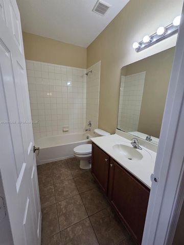 2851 W Prospect Rd 404, Tamarac, FL 33309
