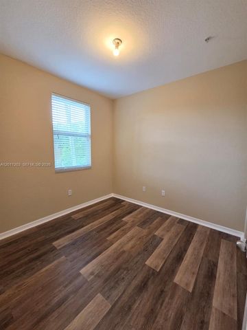 2851 W Prospect Rd 404, Tamarac, FL 33309