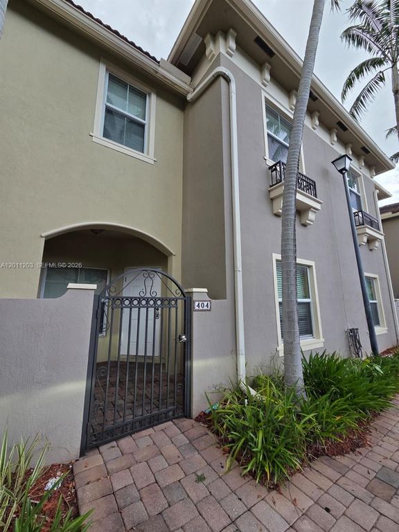 2851 W Prospect Rd 404, Tamarac, FL 33309