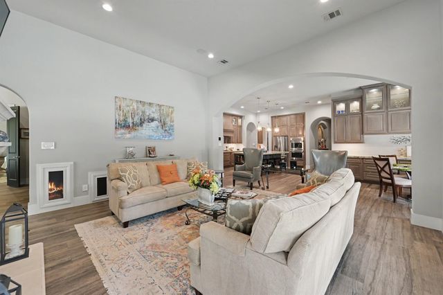 4787 W Fork Boulevard, Conroe, TX 77304