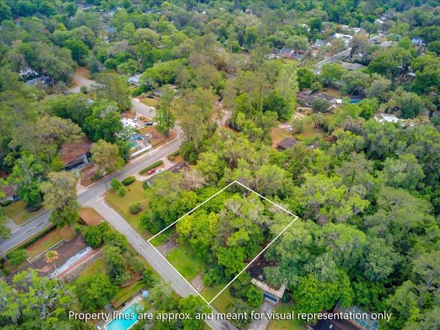 2215 NW 9TH PLACE, Gainesville, FL 32605