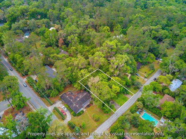 2215 NW 9TH PLACE, Gainesville, FL 32605