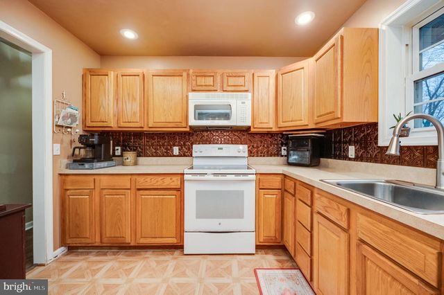 107 GREENWOOD DR, Temple, PA 19560