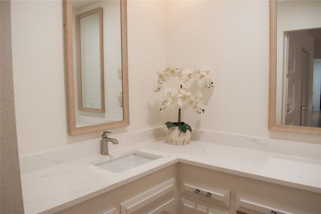 2808 Peachtree Lane, Pantego, TX 76013