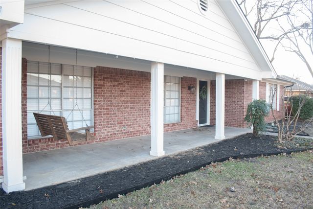 2808 Peachtree Lane, Pantego, TX 76013