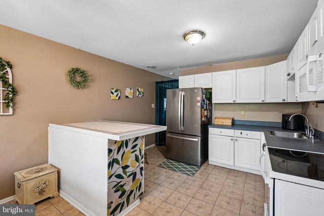 1564 DIVISION ST, West Deptford, NJ 08086