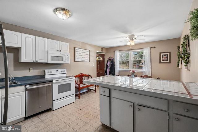 1564 DIVISION ST, West Deptford, NJ 08086