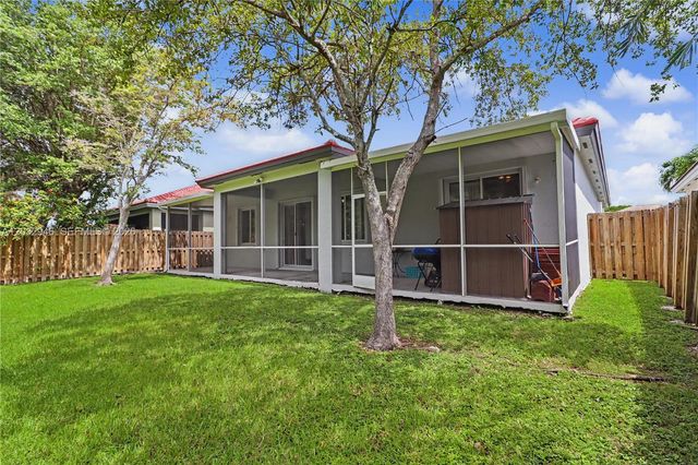 3090 SE 7th Pl, Homestead, FL 33033