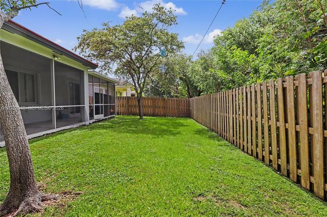 3090 SE 7th Pl, Homestead, FL 33033