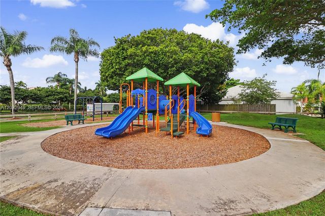 3090 SE 7th Pl, Homestead, FL 33033