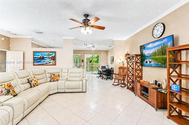 3090 SE 7th Pl, Homestead, FL 33033