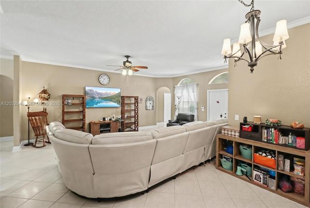3090 SE 7th Pl, Homestead, FL 33033