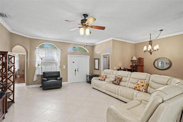 3090 SE 7th Pl, Homestead, FL 33033