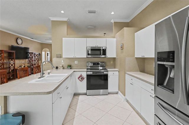 3090 SE 7th Pl, Homestead, FL 33033