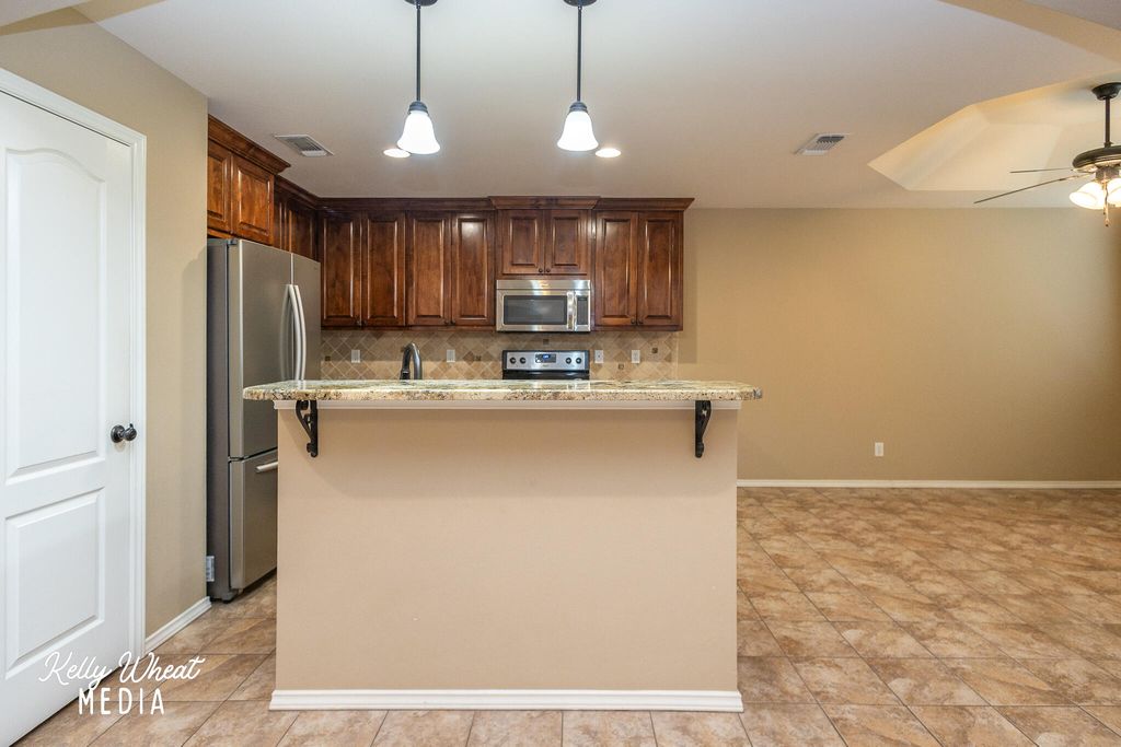 Image 12 of property listing at 5710 Willeke Drive, San Angelo, TX 76904