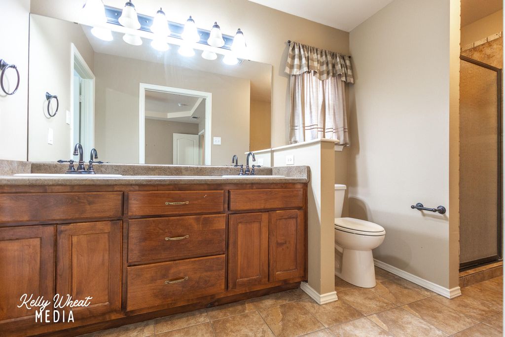 Image 15 of property listing at 5710 Willeke Drive, San Angelo, TX 76904