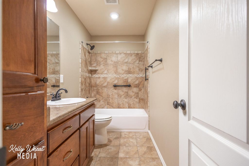 Image 24 of property listing at 5710 Willeke Drive, San Angelo, TX 76904
