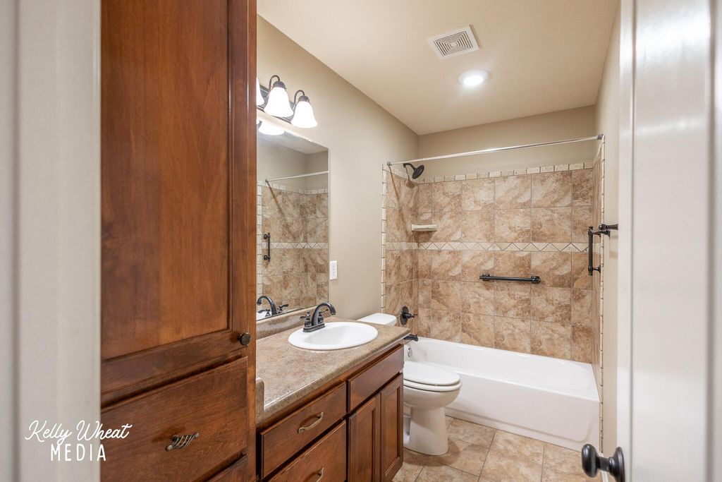 Image 25 of property listing at 5710 Willeke Drive, San Angelo, TX 76904