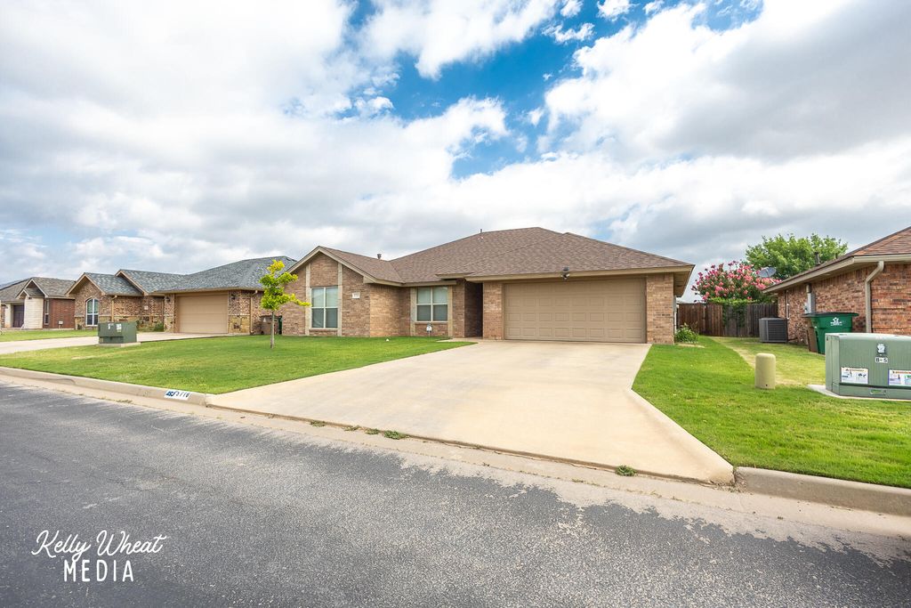 Image 3 of property listing at 5710 Willeke Drive, San Angelo, TX 76904