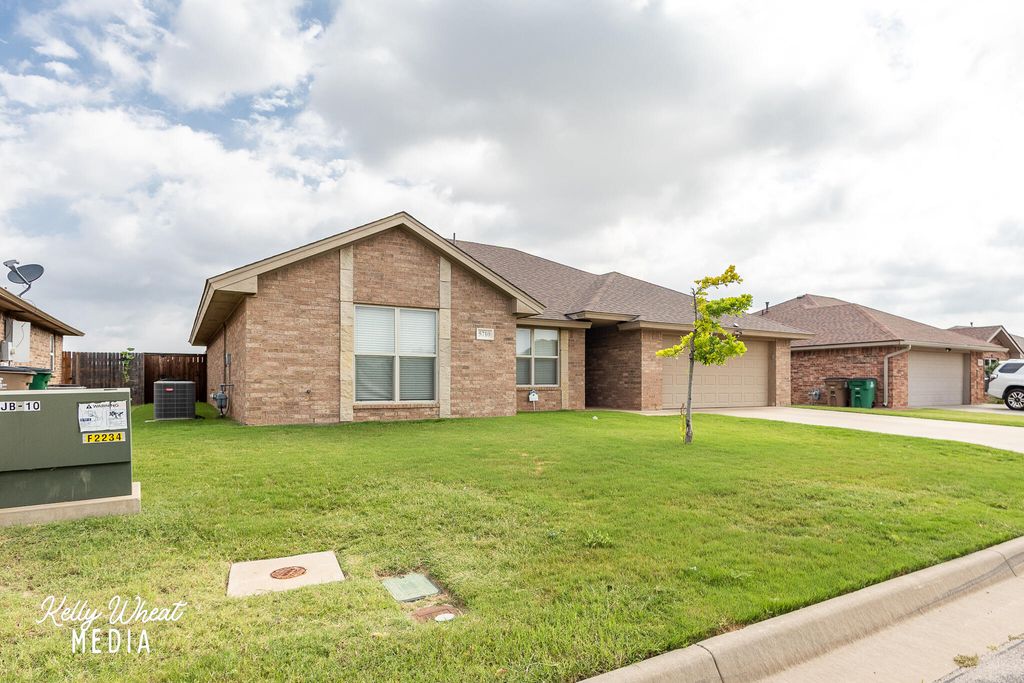 Image 4 of property listing at 5710 Willeke Drive, San Angelo, TX 76904