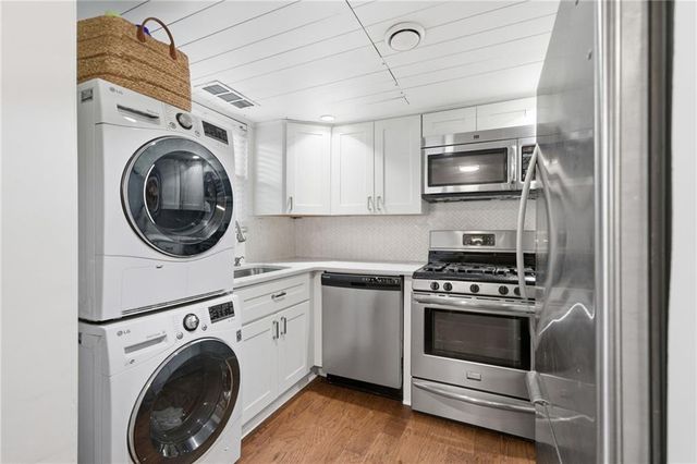 285 Lakemoore NE Drive B, Atlanta, GA 30342