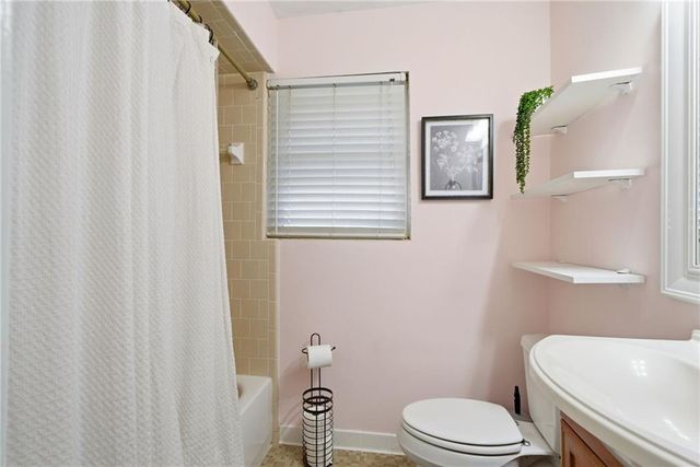 285 Lakemoore NE Drive B, Atlanta, GA 30342