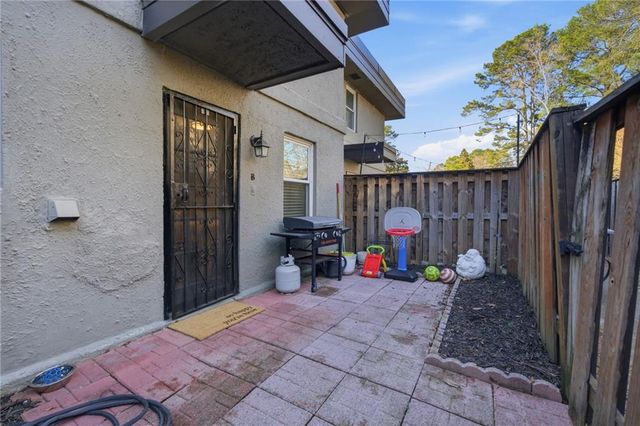 285 Lakemoore NE Drive B, Atlanta, GA 30342