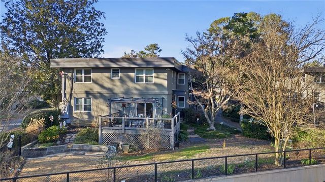 285 Lakemoore NE Drive B, Atlanta, GA 30342