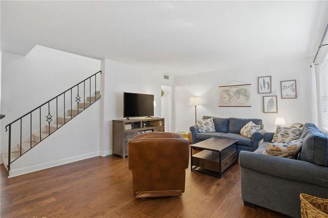 285 Lakemoore NE Drive B, Atlanta, GA 30342