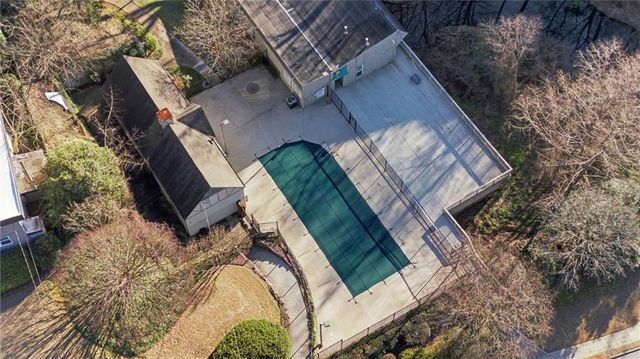 285 Lakemoore NE Drive B, Atlanta, GA 30342