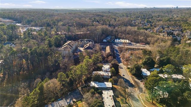 285 Lakemoore NE Drive B, Atlanta, GA 30342