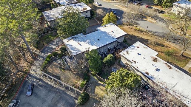 285 Lakemoore NE Drive B, Atlanta, GA 30342