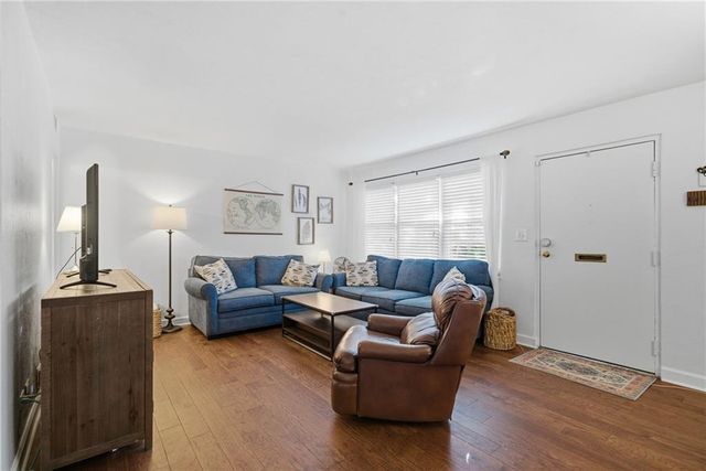 285 Lakemoore NE Drive B, Atlanta, GA 30342