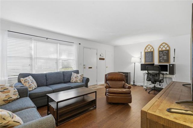 285 Lakemoore NE Drive B, Atlanta, GA 30342