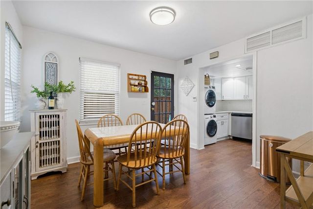 285 Lakemoore NE Drive B, Atlanta, GA 30342