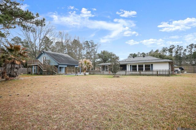 26903 Jill Rd, Holden, LA 70744