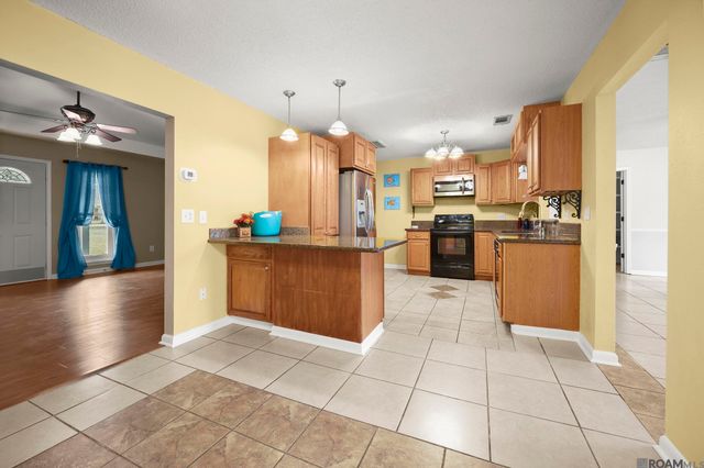 26903 Jill Rd, Holden, LA 70744