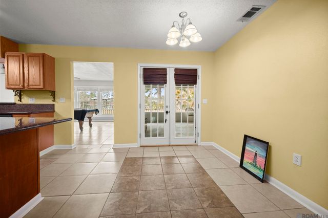 26903 Jill Rd, Holden, LA 70744