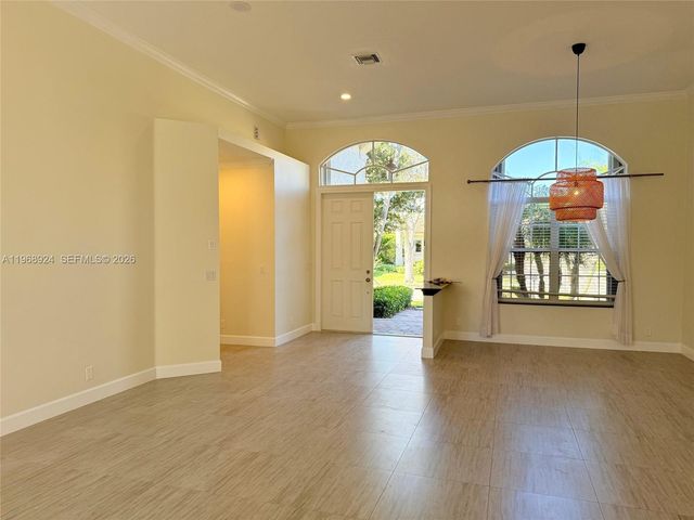 2644 Miller Ct, Weston, FL 33332