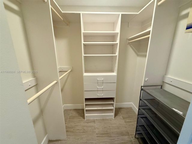 2644 Miller Ct, Weston, FL 33332