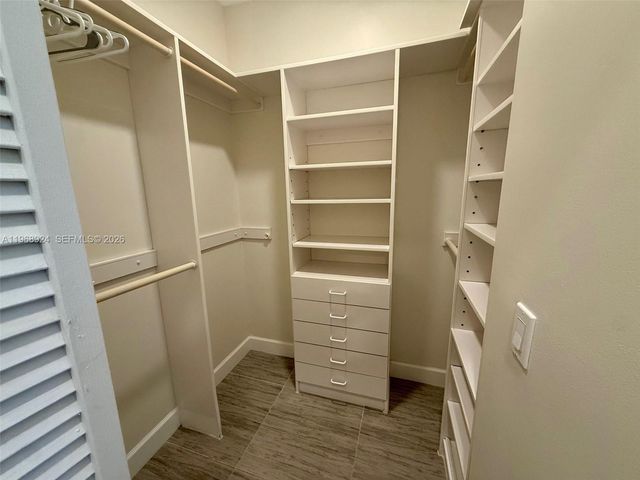 2644 Miller Ct, Weston, FL 33332