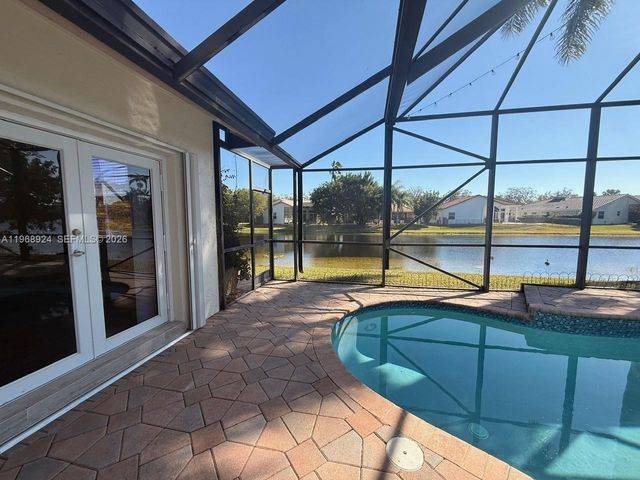 2644 Miller Ct, Weston, FL 33332